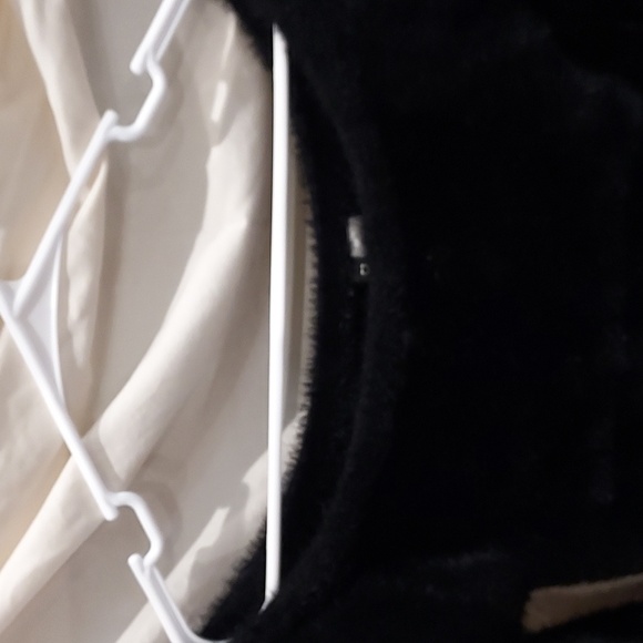 H & M Divided Black Faux Fur Cropped Long Sleeve Wide Neck Sweater Size Small - Picture 2 of 11